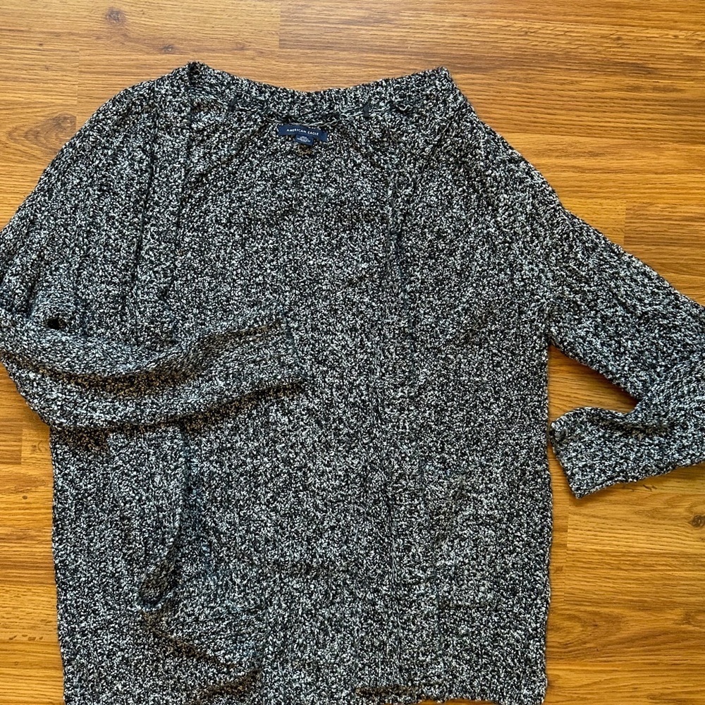 American Eagle women’s XS black and white cardigan